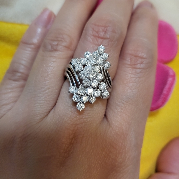 2-carat Diamond Ring in Platinum900 setting [US 5.5] - Picture 6 of 11